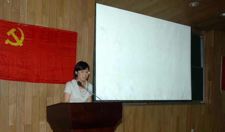 PG电子党委副书记乔非主持大会